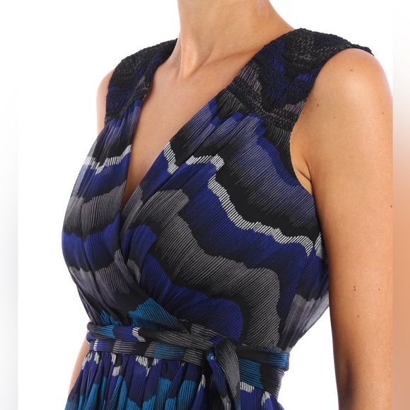 Diane Von Furstenberg Bali Silk Wrap Dress - Picture 5 of 9